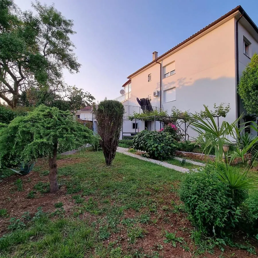 Apartman Dona Умаг